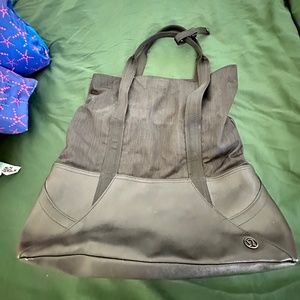 Lululemon tote